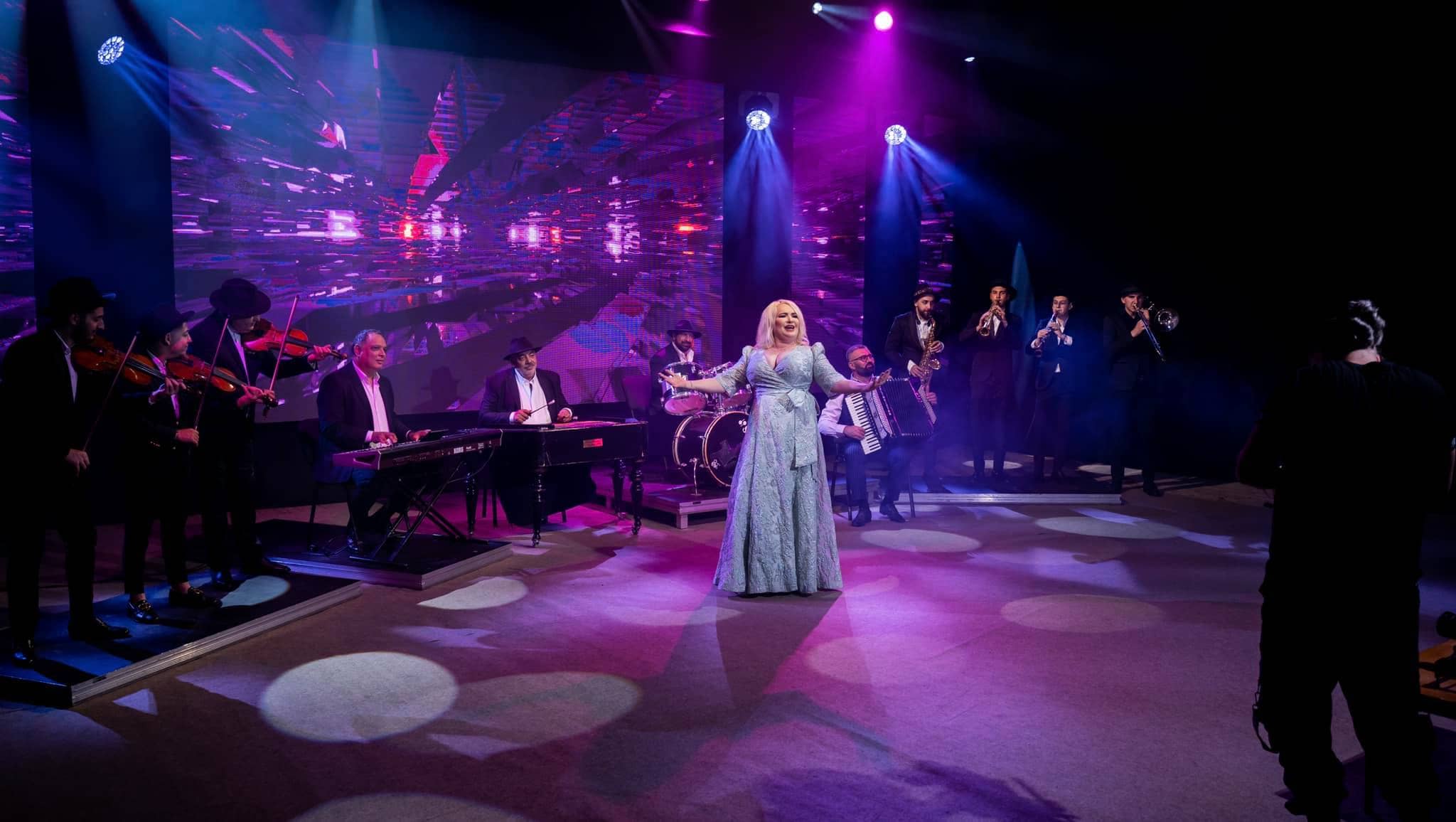 Viorica De La Cleajani Live